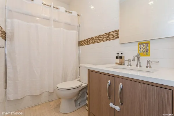 $3,850,000 | 260 Central Avenue, Unit 430, Lawrence, NY 11559