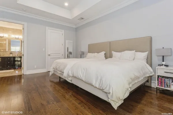 $3,850,000 | 260 Central Avenue, Unit 430, Lawrence, NY 11559