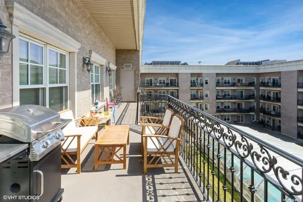 $3,850,000 | 260 Central Avenue, Unit 430, Lawrence, NY 11559