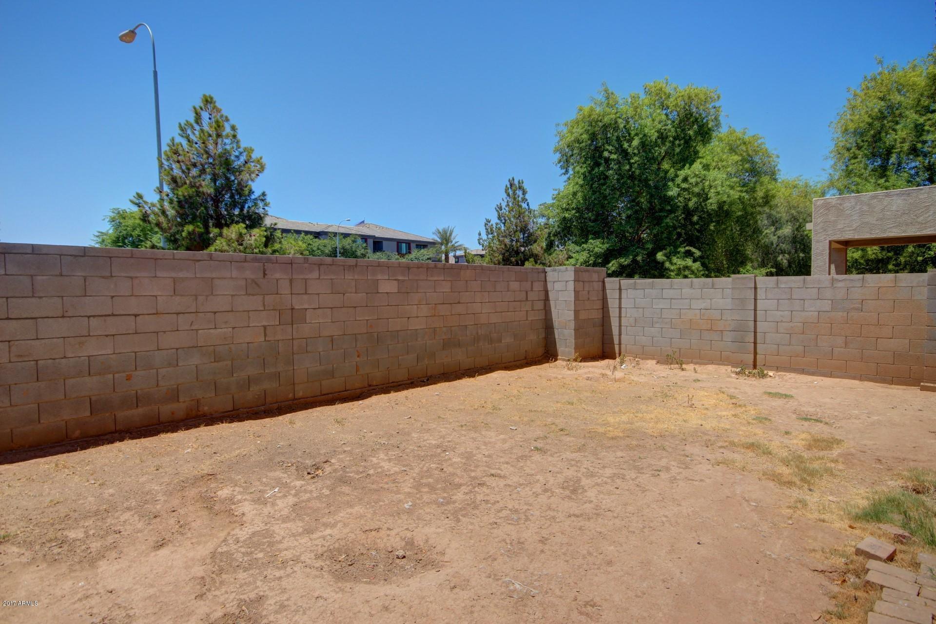 7745 West Giles Road Phoenix, AZ 85035 - Photo 14 of 14 yard