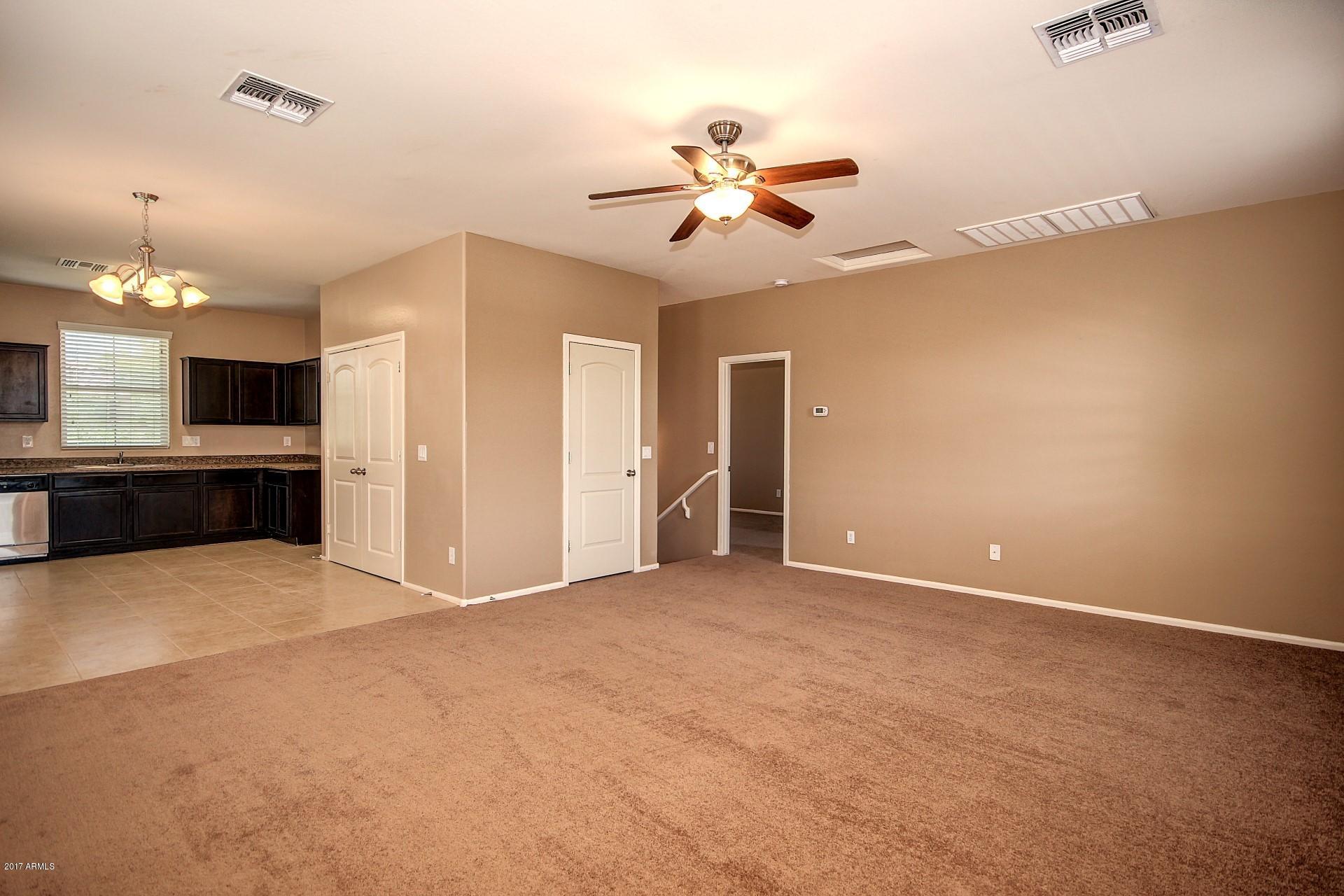 7745 West Giles Road Phoenix, AZ 85035 - Photo 5 of 14 Great room 3