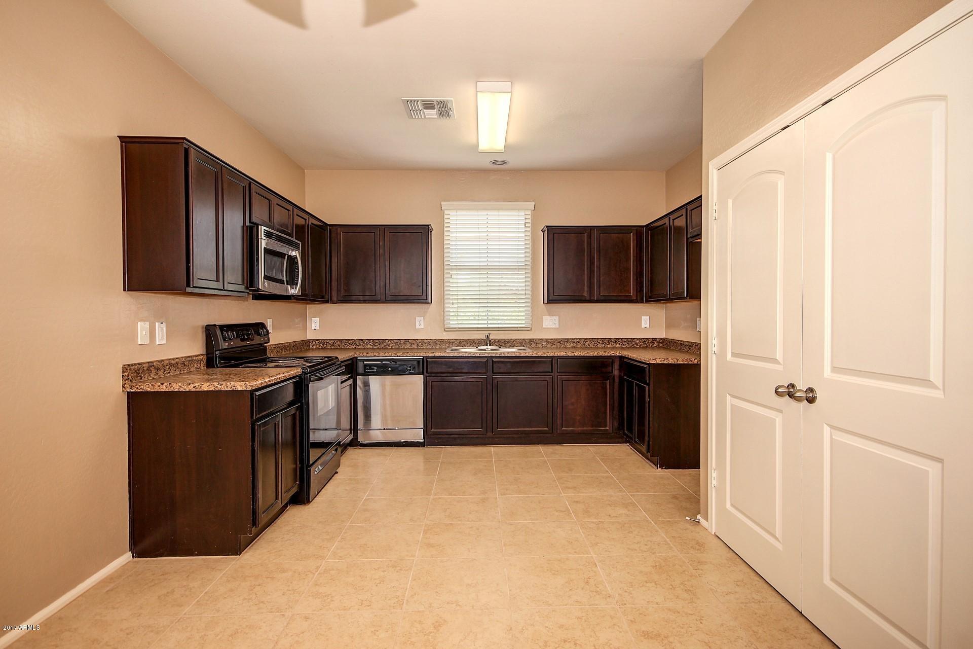 7745 West Giles Road Phoenix, AZ 85035 - Photo 6 of 14 Kitchen