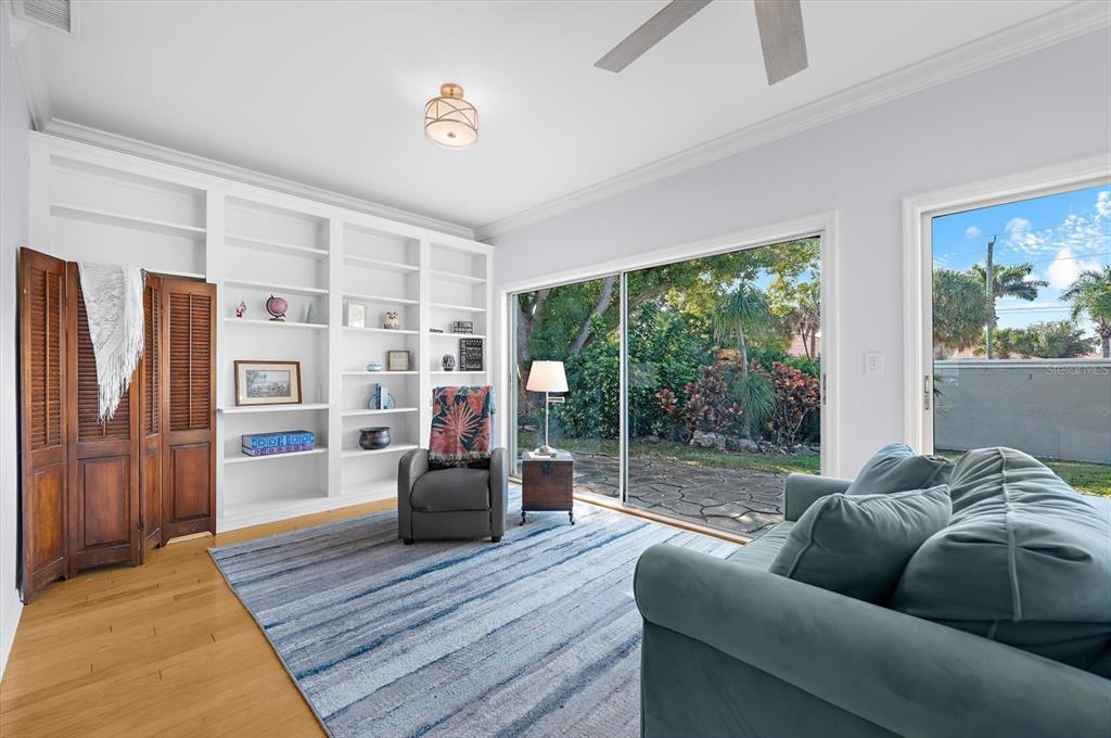 5 Barbados Road, Unit 31 Englewood, FL 34223 - Photo 14 of 40 a living room with furniture and a window