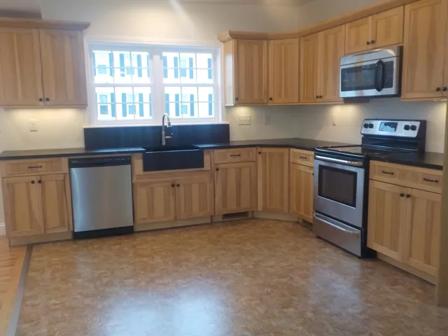 $349,900 | 12 Market Street, Blackstone, MA 01504