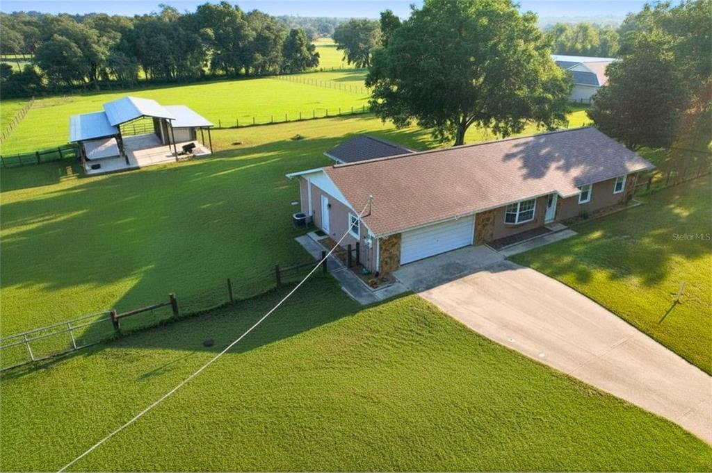 16520 Spring Valley Road Dade City, FL 33523 - Photo 2 of 38