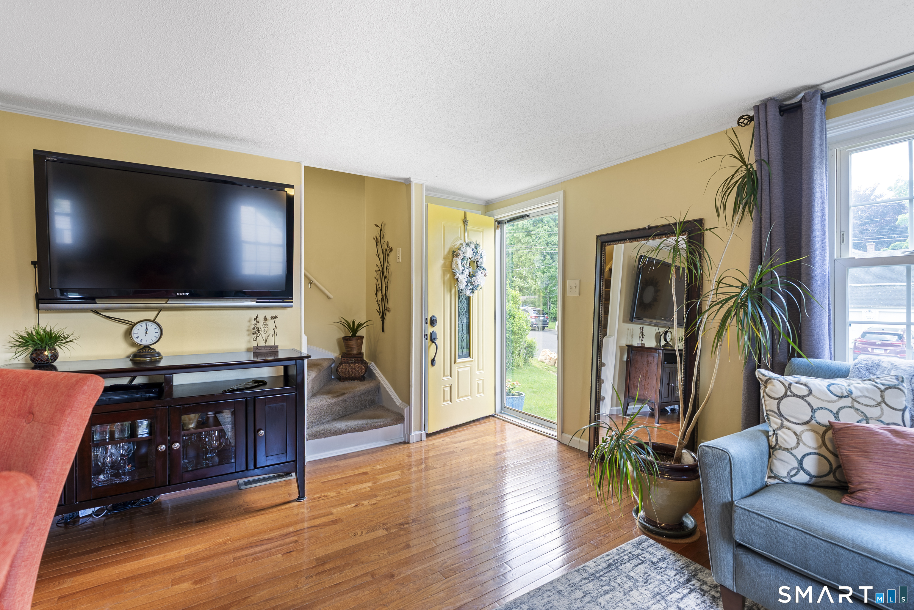 22 Rowe Place Bristol, CT 06010 - Photo 5 of 31