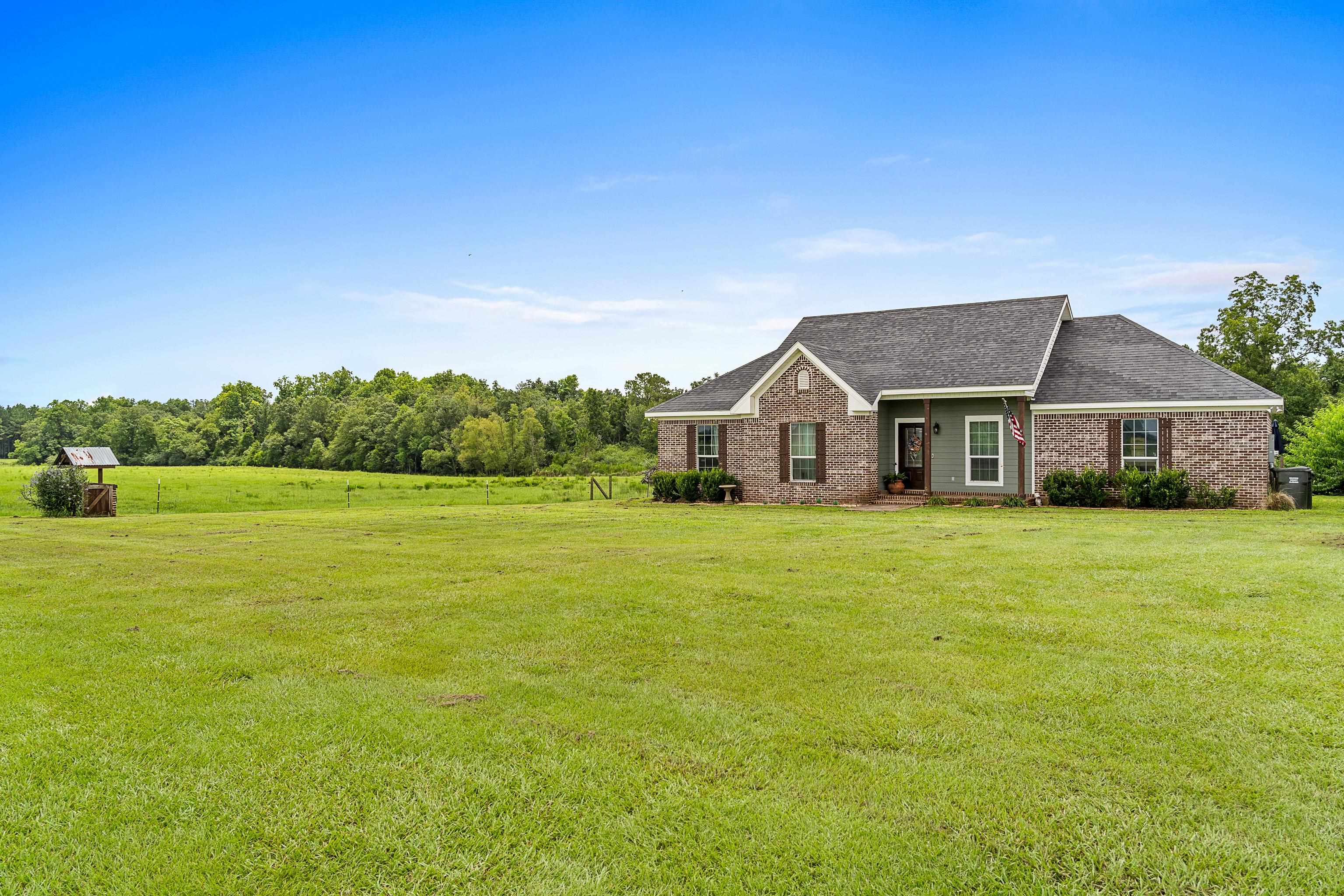 25212 Reeves Lane Elberta, AL 36530 - Photo 2 of 28 Front Of Structure