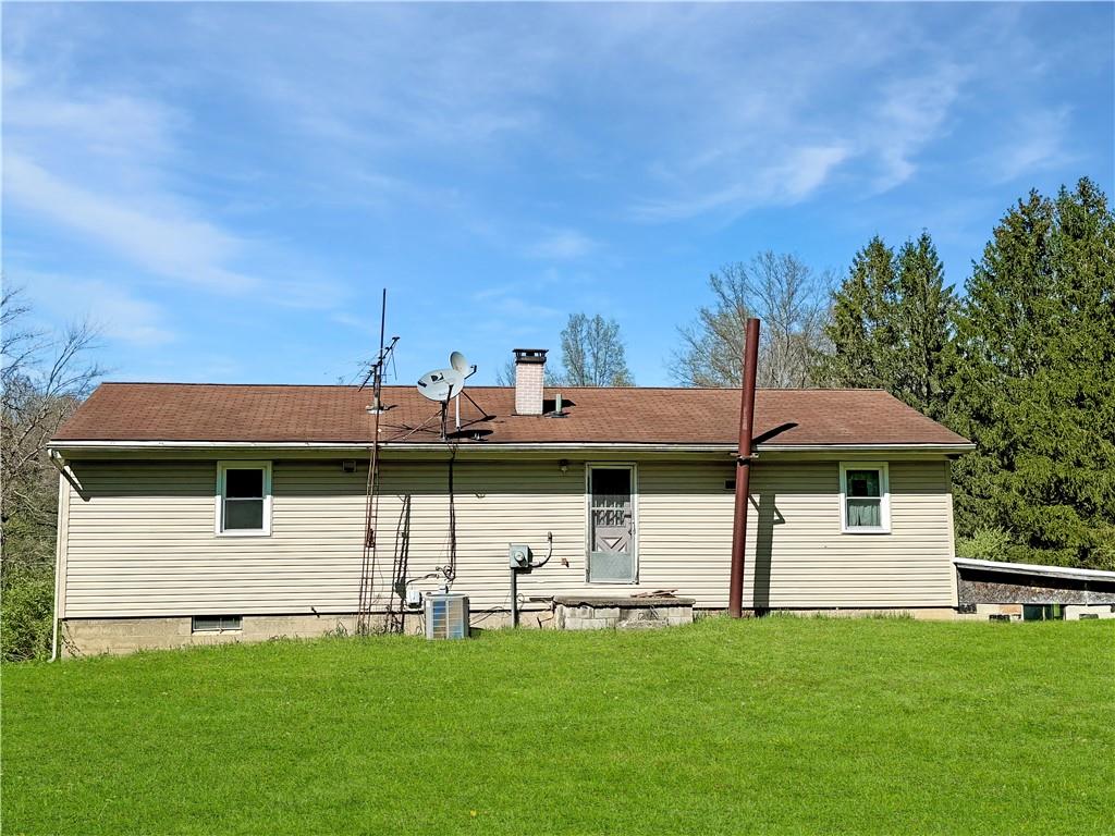 1025 South Lake Road Mercer, PA 16137 - Photo 3 of 13