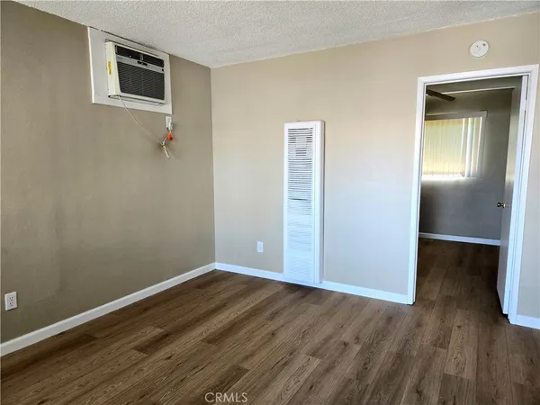 $1,200 | 961 West Kimball Avenue, Hemet, CA 92543