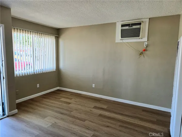 $1,200 | 961 West Kimball Avenue, Hemet, CA 92543