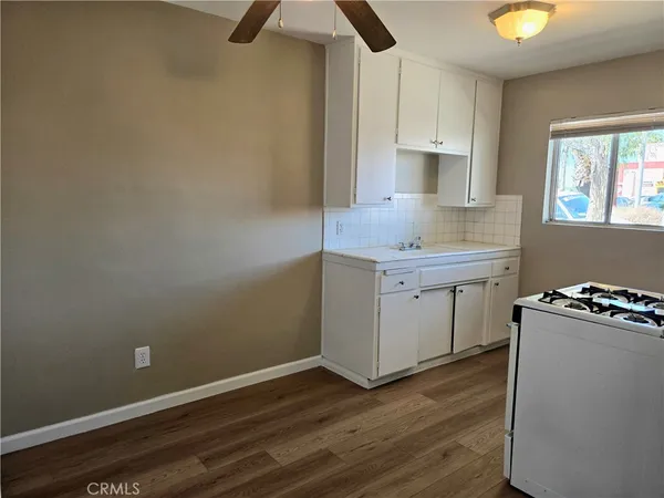 $1,200 | 961 West Kimball Avenue, Hemet, CA 92543