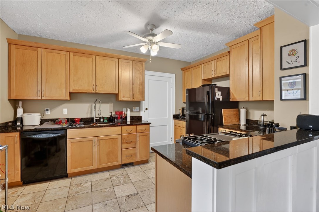 3221 Bradford Road Cleveland Heights, OH 44118 - Photo 14 of 37