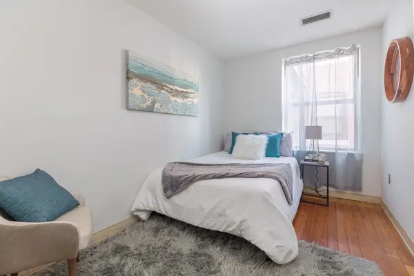 $4,450 | 111 Gainsborough Street, Unit 308, Boston, MA 02115