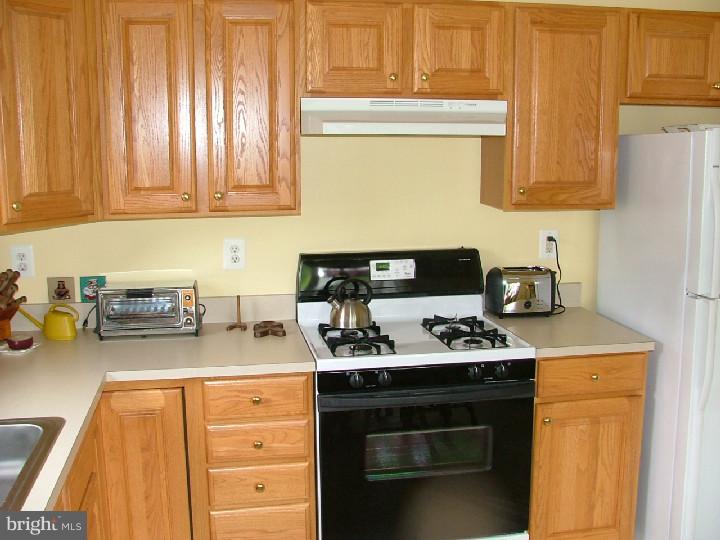 55 Maple Leaf Circle Sewell, NJ 08080 - Photo 3 of 23 Kitchen