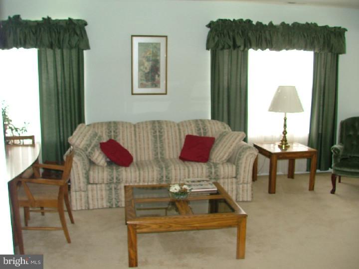 55 Maple Leaf Circle Sewell, NJ 08080 - Photo 5 of 23 Living Room