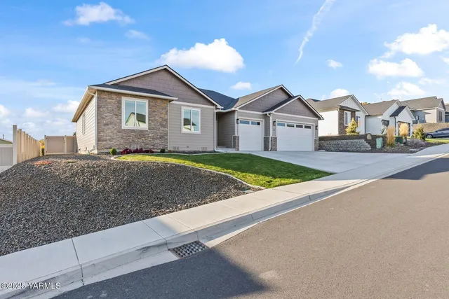 $580,000 | 304 Rainier Street, Yakima, WA 98908