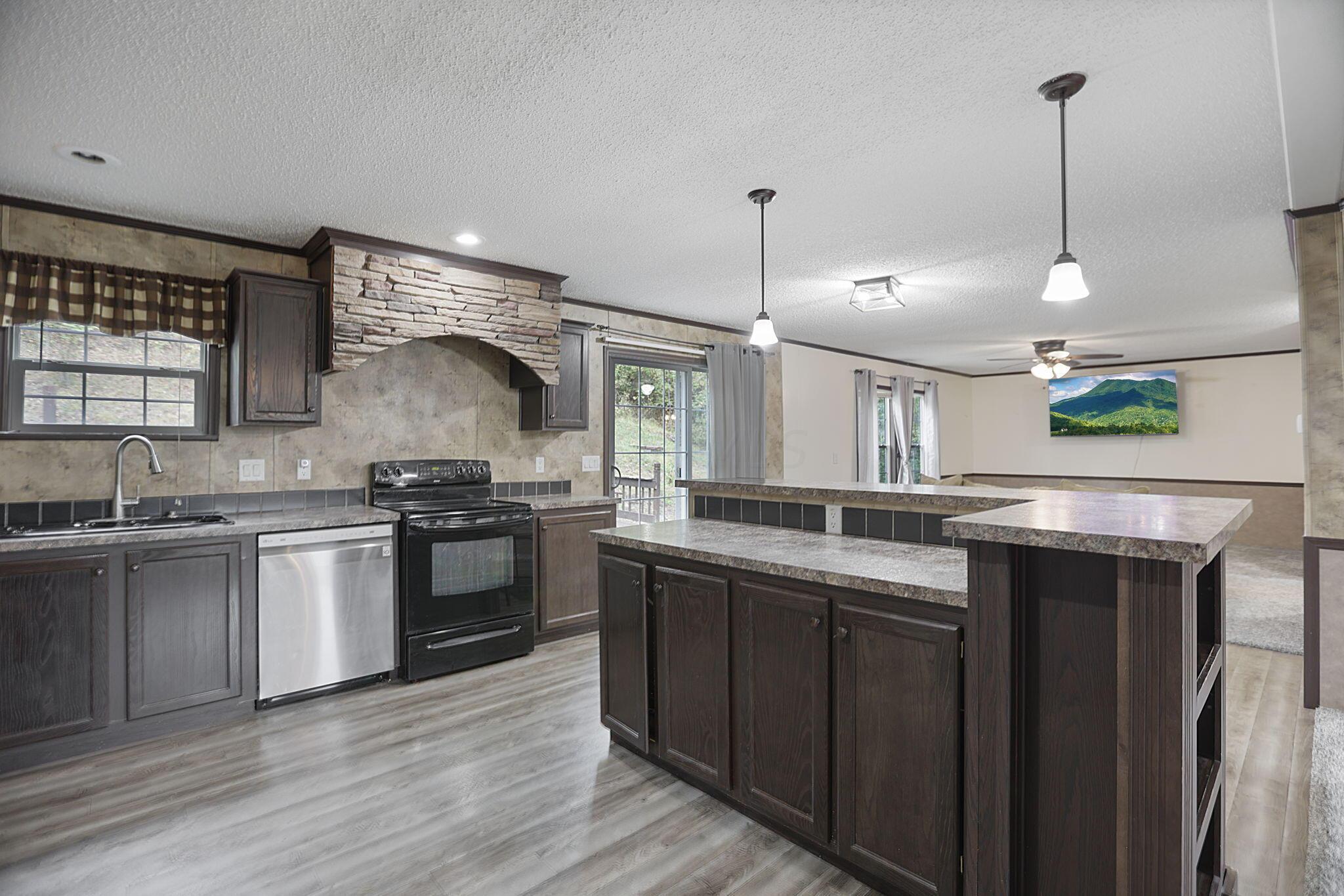 4015 Leffler Road Roseville, OH 43777 - Photo 15 of 93 Kitchen