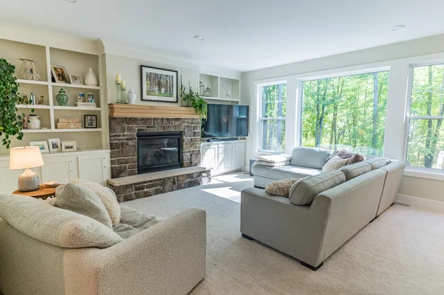 $775,000 | 1866 Stratford Lane Northwest, Grand Rapids, MI 49534