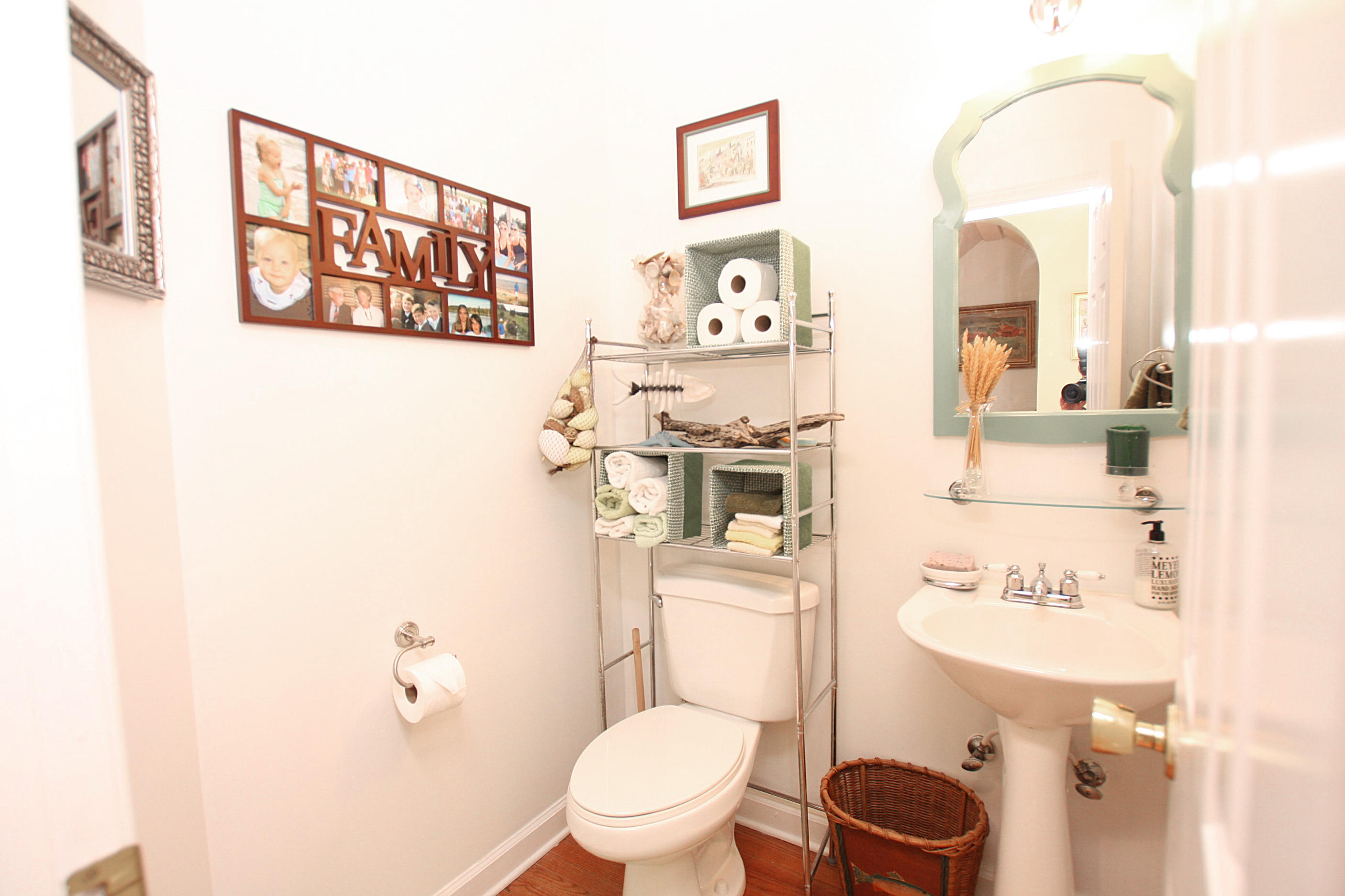 3076 Linksland Road Mount Pleasant, SC 29466 - Photo 11 of 20 Powder Room