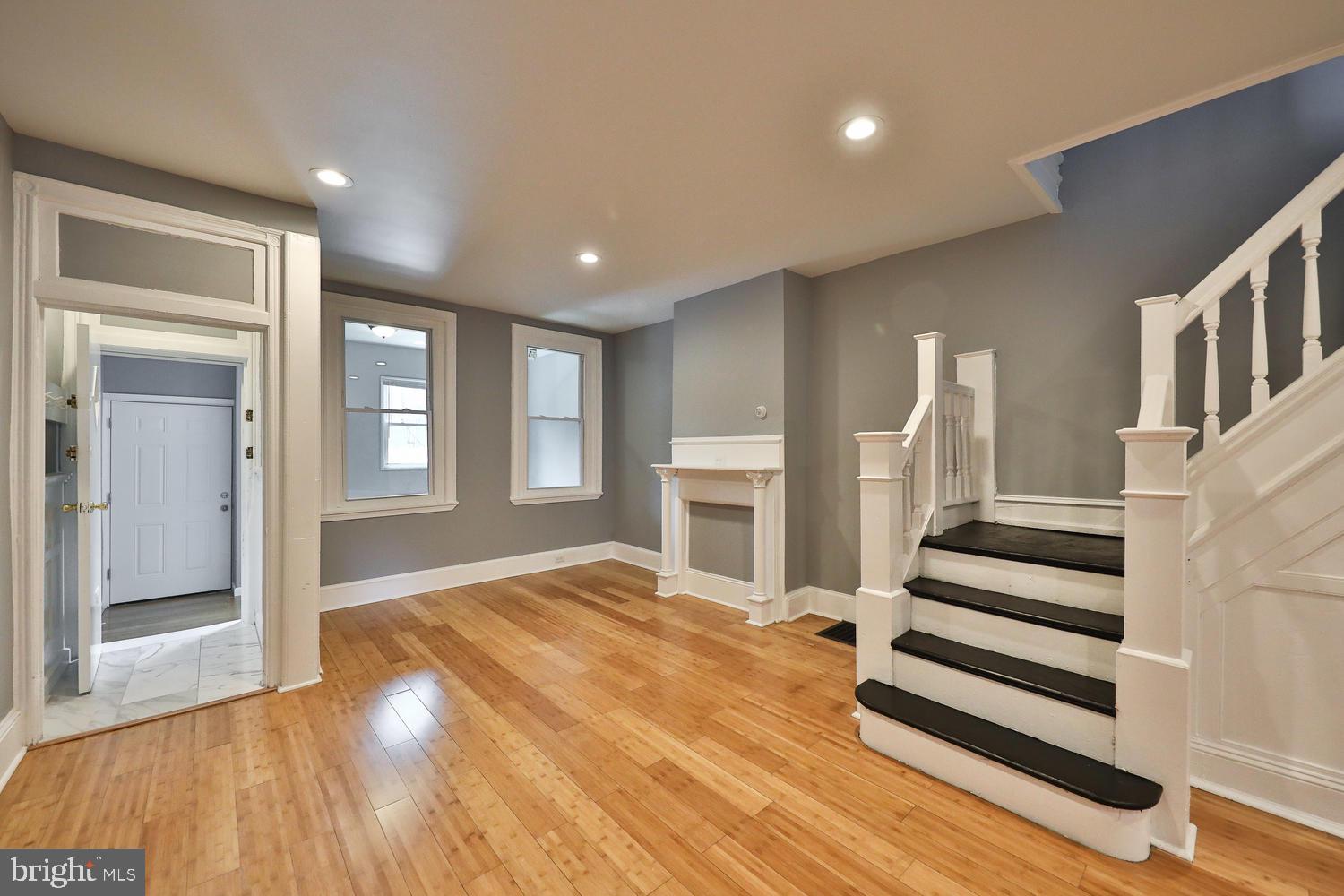 809 East Locust Avenue Philadelphia, PA 19138 - Photo 3 of 28