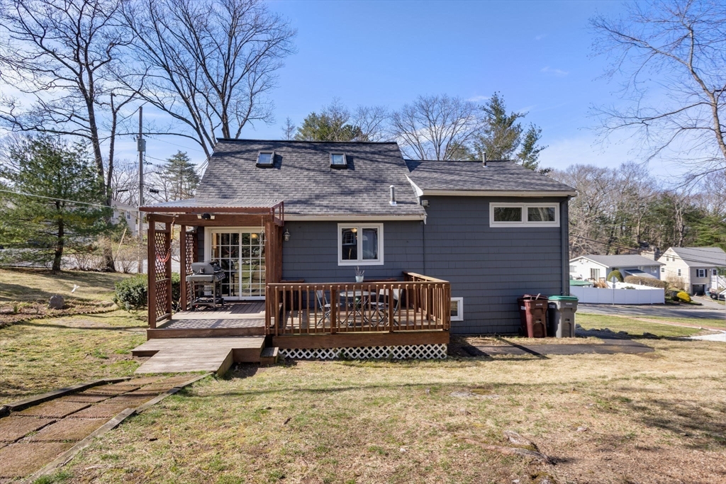 52 Chute Road Dedham, MA 02026 - Photo 5 of 26 Gallery Image 5