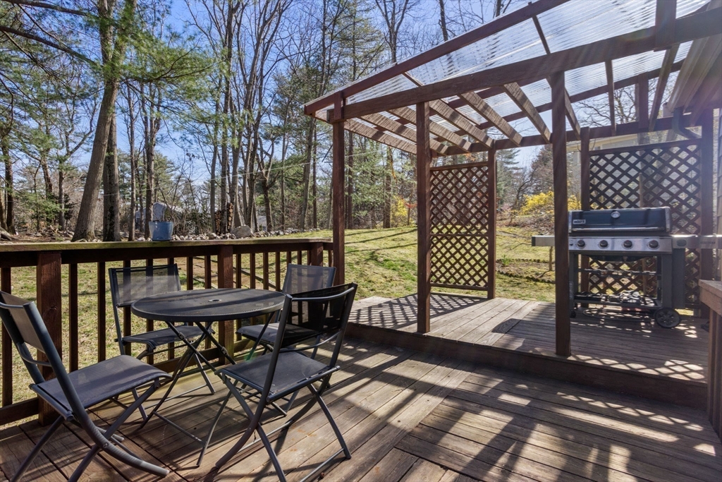 52 Chute Road Dedham, MA 02026 - Photo 6 of 26 Gallery Image 6