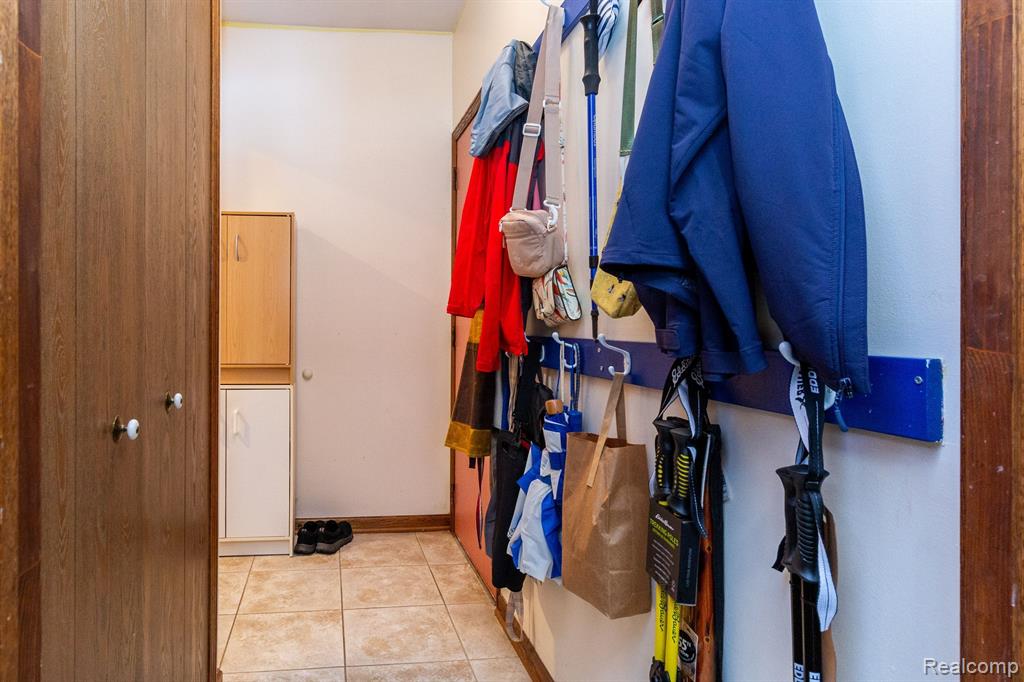573 Lockmoore Court Rochester Hills, MI 48307 - Photo 40 of 59