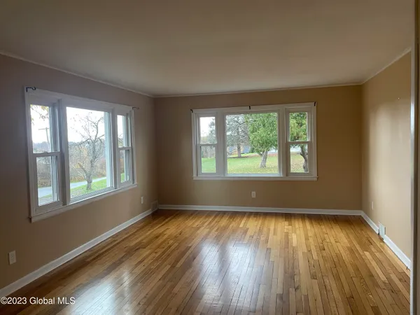 $1,500 | 154 Weatherwax Road, Unit 1, Poestenkill, NY 12140