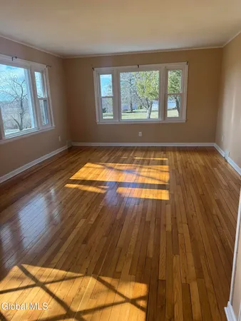 $1,500 | 154 Weatherwax Road, Unit 1, Poestenkill, NY 12140