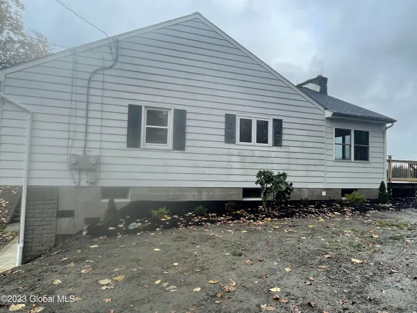 $1,500 | 154 Weatherwax Road, Unit 1, Poestenkill, NY 12140