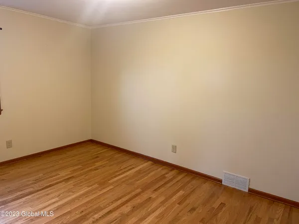 $1,500 | 154 Weatherwax Road, Unit 1, Poestenkill, NY 12140