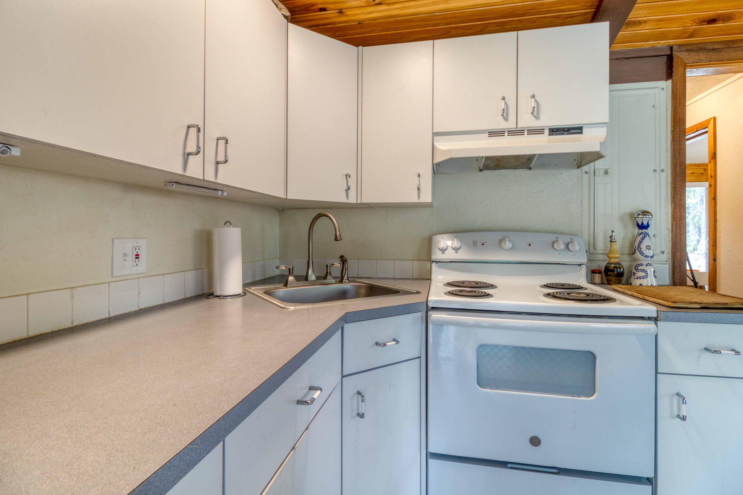 16811 Covina Road Bend, OR 97707 - Photo 13 of 32 CREP0440Edited