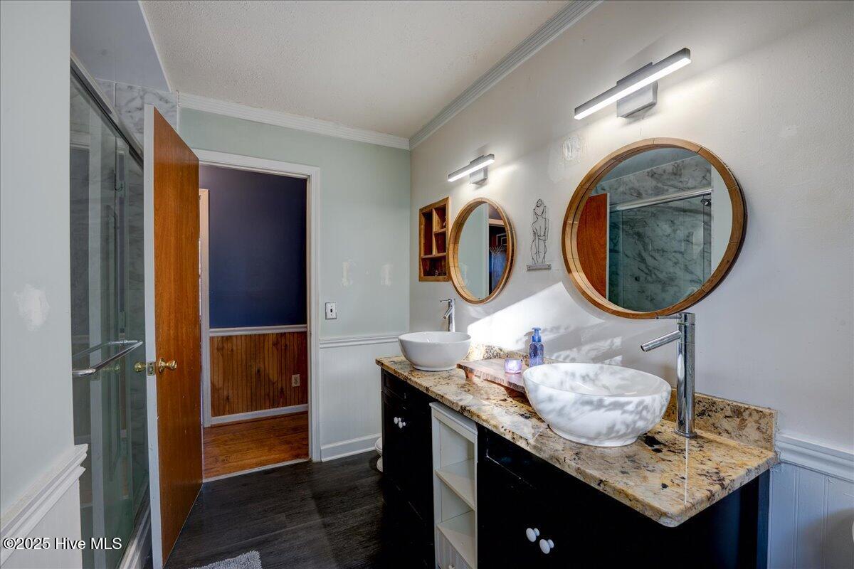 707 Clermont Road New Bern, NC 28560 - Photo 21 of 34 Full Bathroom