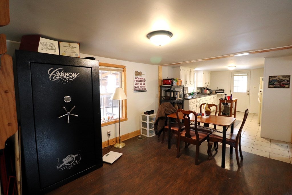 1793 Cox Hollow Road Pulaski, VA 24301 - Photo 15 of 34 Gallery Image 15