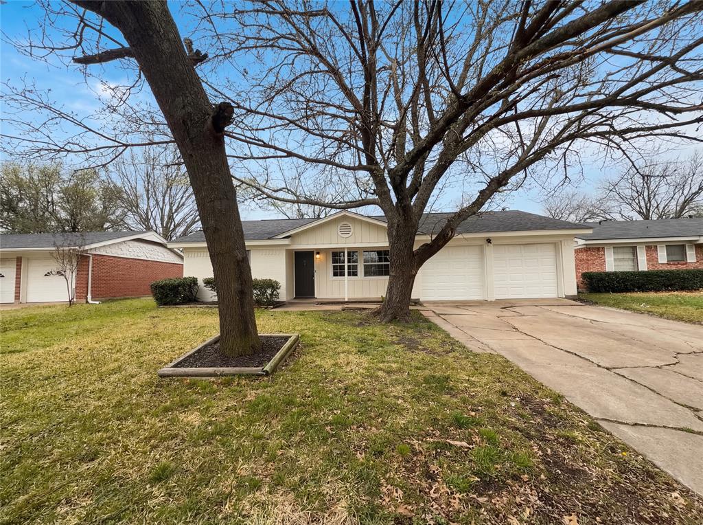 802 North Hughes Street Howe, TX 75459 - Photo 4 of 17
