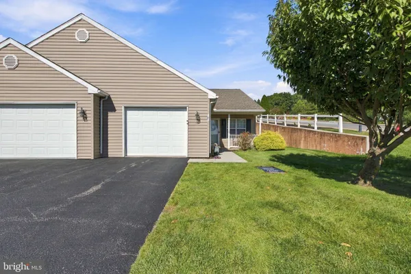 $285,000 | 101 Winners Cir Drive, Unit 101, Red Lion, PA 17356