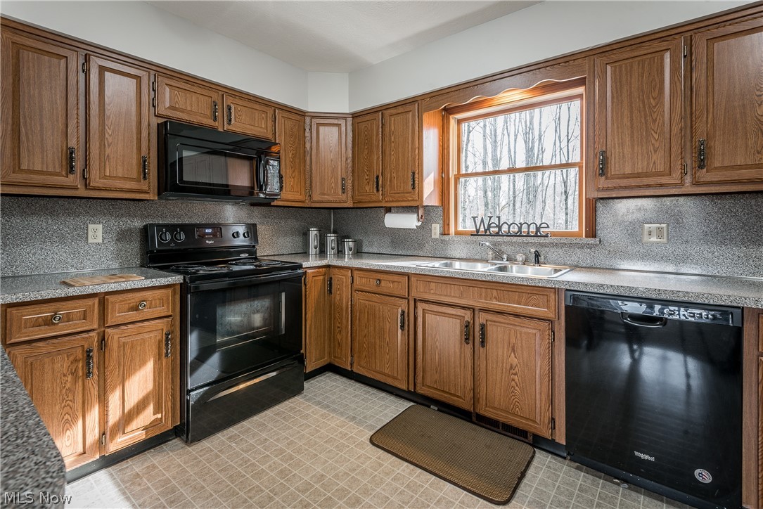 5224 Desert Road Southwest Carrollton, OH 44615 - Photo 11 of 35 Gallery Image 11