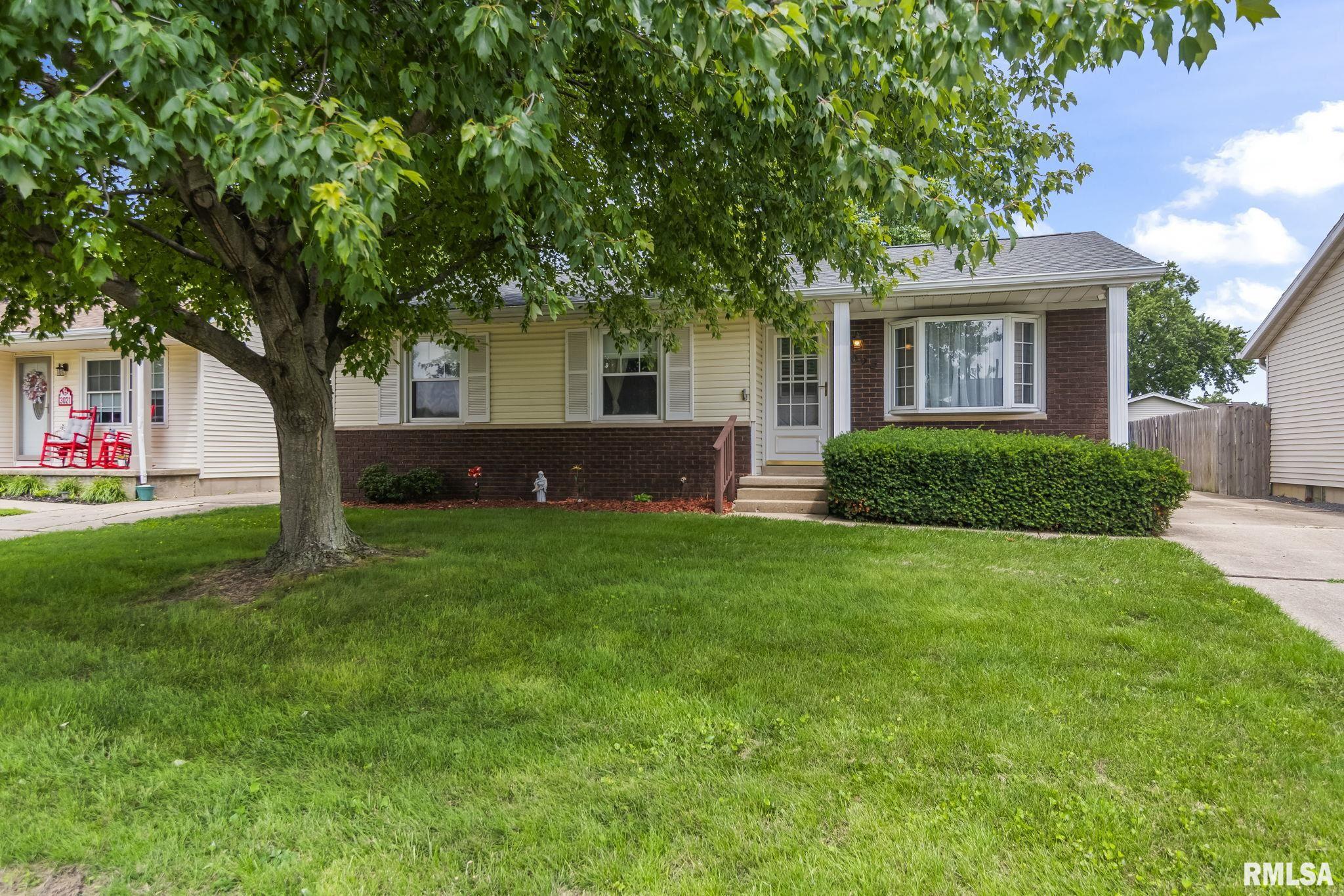 3025 East Griffiths Avenue Springfield, IL 62702 - Photo 2 of 34