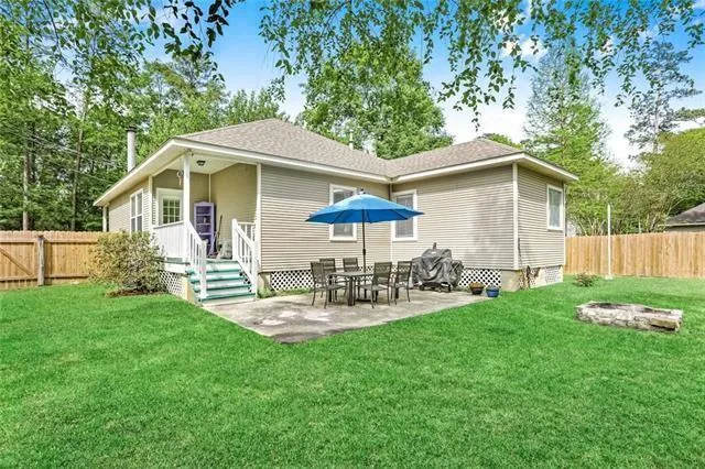 $1,800 | 22016 Leonard Street, Abita Springs, LA 70420