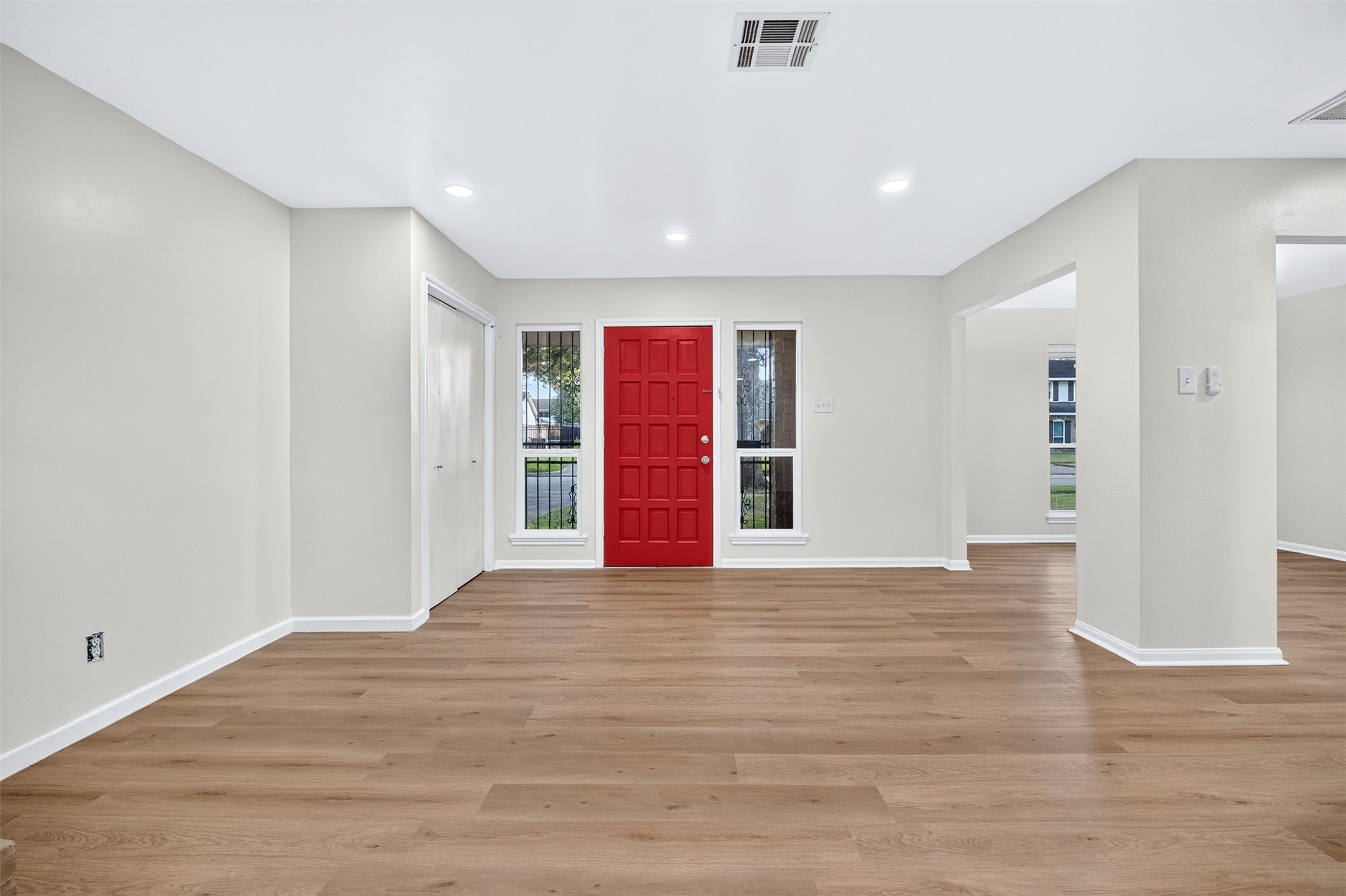 9231 Sandstone Road Houston, TX 77036 - Photo 9 of 44 Gallery Image 9