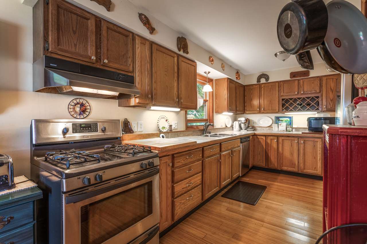 6801 East Birch Point Road Traverse City, MI 49684 - Photo 12 of 66 1881300-11.JPG