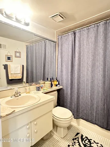 $2,595 | 33 Tulip Lane, Freehold, NJ 07728