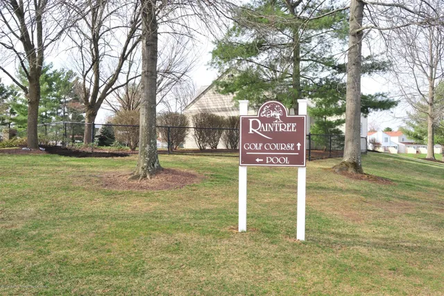 $2,595 | 33 Tulip Lane, Freehold, NJ 07728