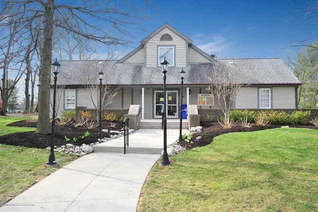 $2,595 | 33 Tulip Lane, Freehold, NJ 07728