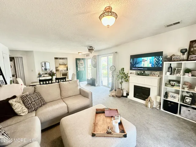 $2,595 | 33 Tulip Lane, Freehold, NJ 07728