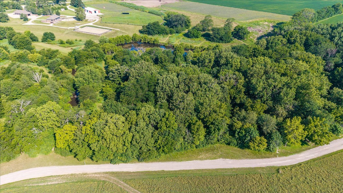 28 Burr Oak Road Bloomington, IL 61705 - Photo 11 of 17 Gallery Image 11