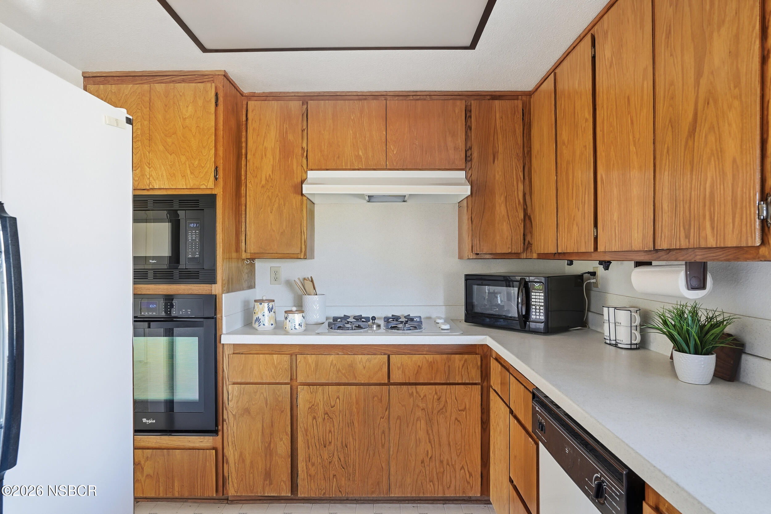 649 Burning Tree Way Lompoc, CA 93436 - Photo 22 of 72 Kitchen