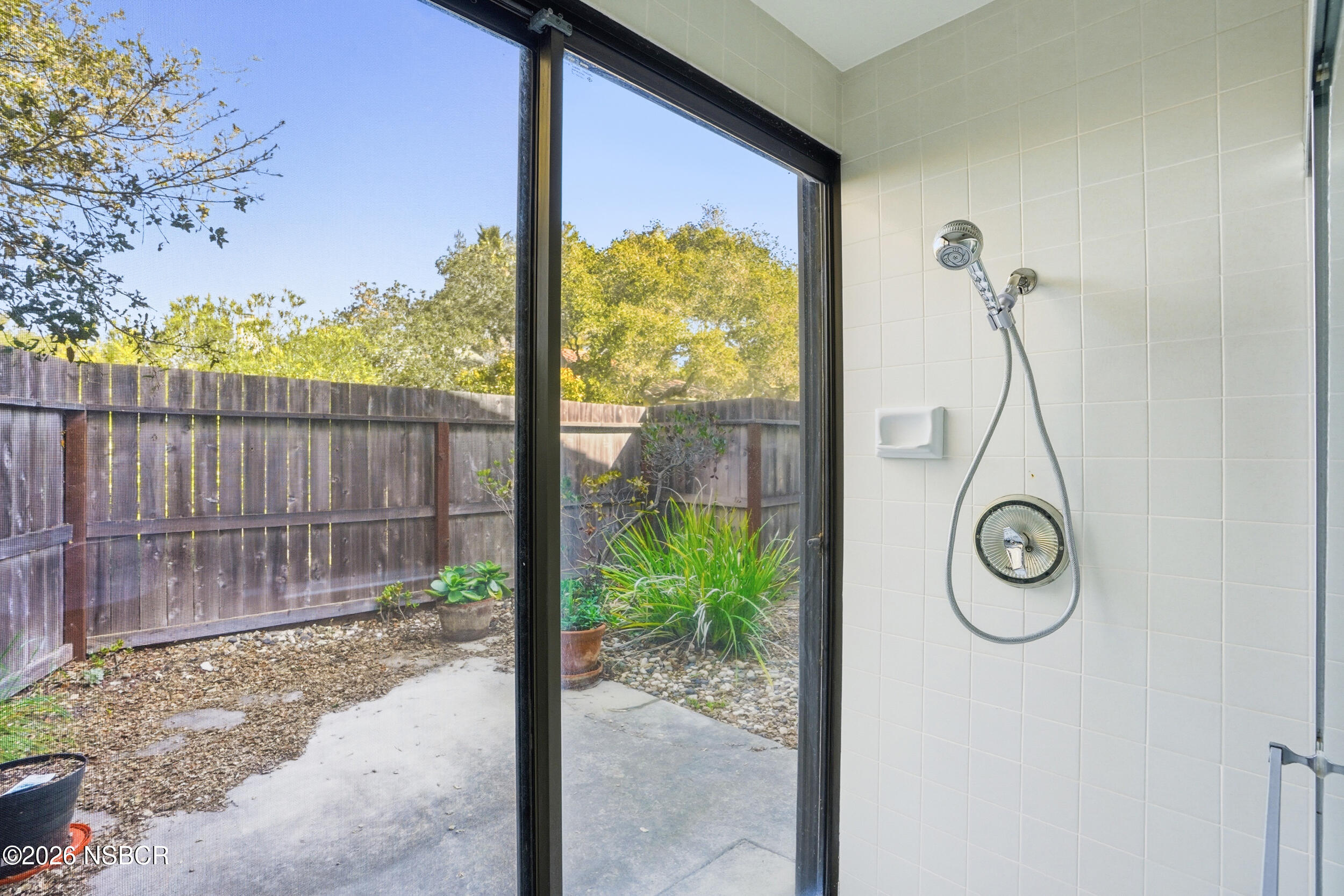 649 Burning Tree Way Lompoc, CA 93436 - Photo 37 of 72 Bath primary