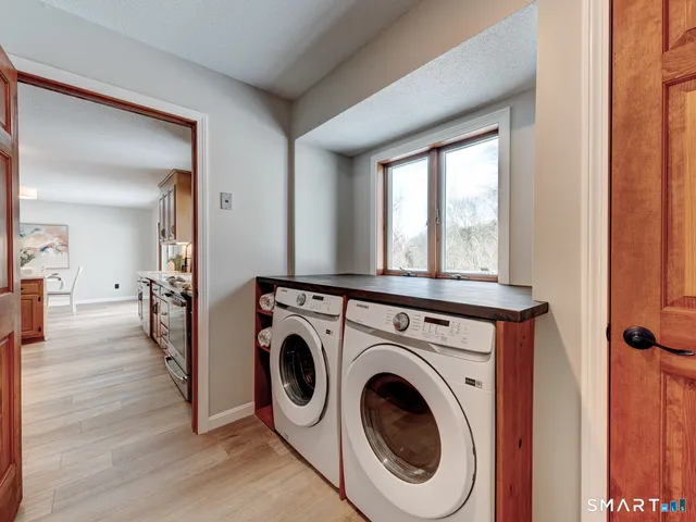 $399,900 | 18 Wesley Road, East Windsor, CT 06016