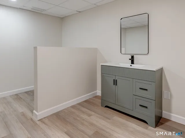 $399,900 | 18 Wesley Road, East Windsor, CT 06016